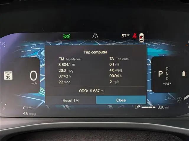 2025 Volvo XC40 B5 Ultra Dark Theme