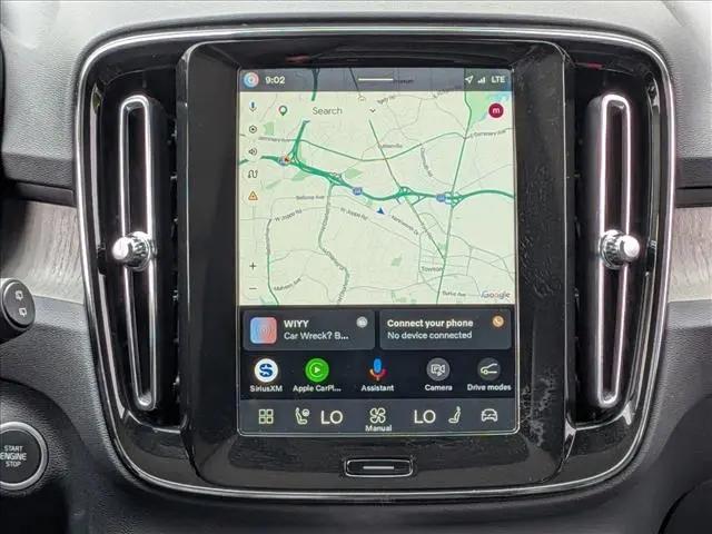 2025 Volvo XC40 B5 Ultra Dark Theme