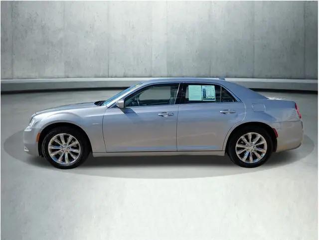 2017 Chrysler 300 Limited AWD