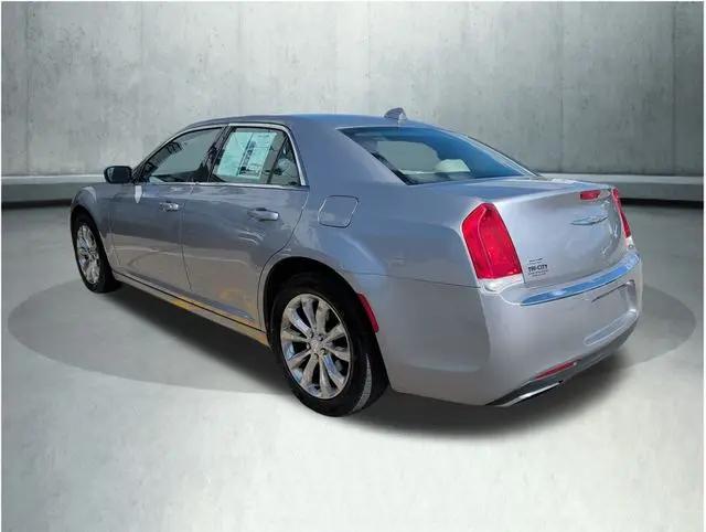 2017 Chrysler 300 Limited AWD