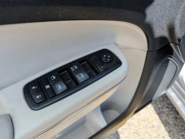 2017 Chrysler 300 Limited AWD