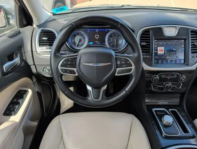 2017 Chrysler 300 Limited AWD