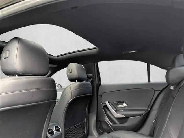 2020 Mercedes-Benz A 220 A 220
