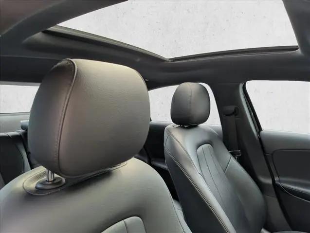 2020 Mercedes-Benz A 220 A 220