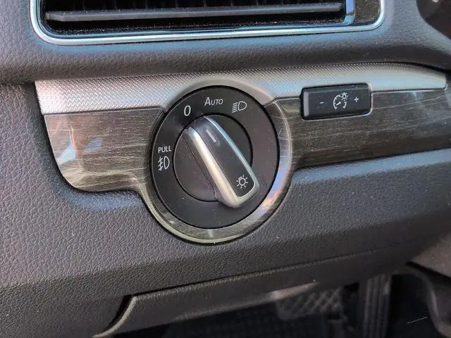 2018 Volkswagen Passat 2.0T SE