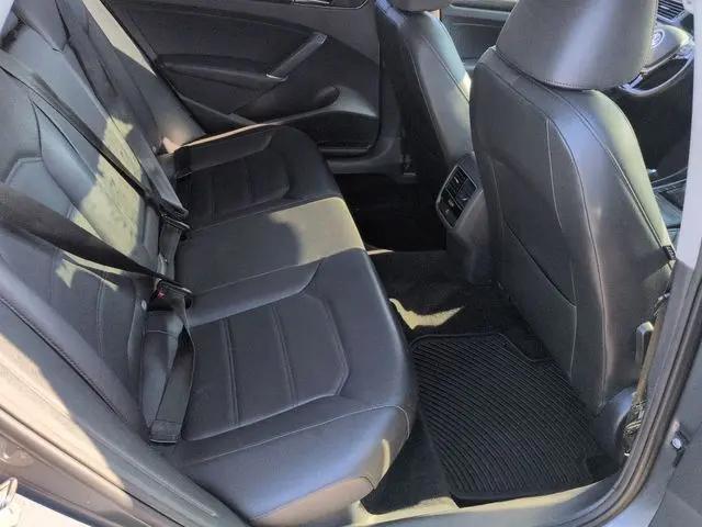 2018 Volkswagen Passat 2.0T SE
