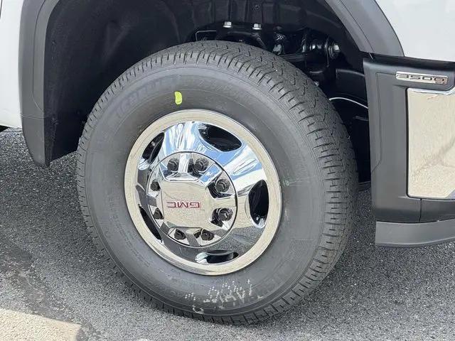 2026 GMC Sierra 3500HD Crew Cab, Long Bed, SLE Dual Rear Wheel, 4WD