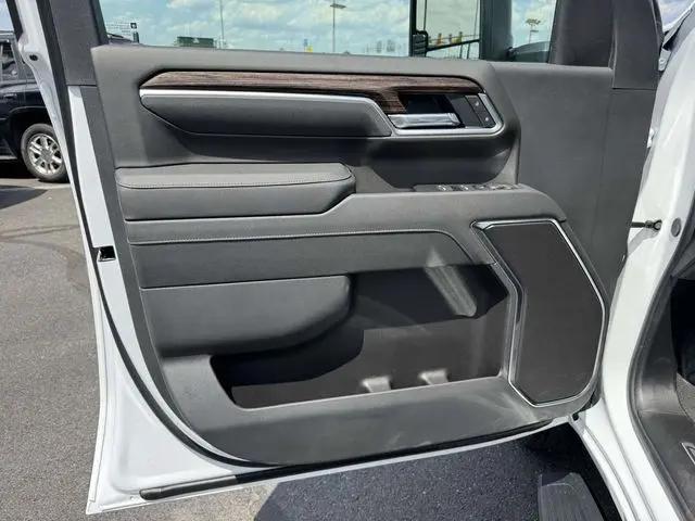 2026 GMC Sierra 3500HD Crew Cab, Long Bed, SLE Dual Rear Wheel, 4WD