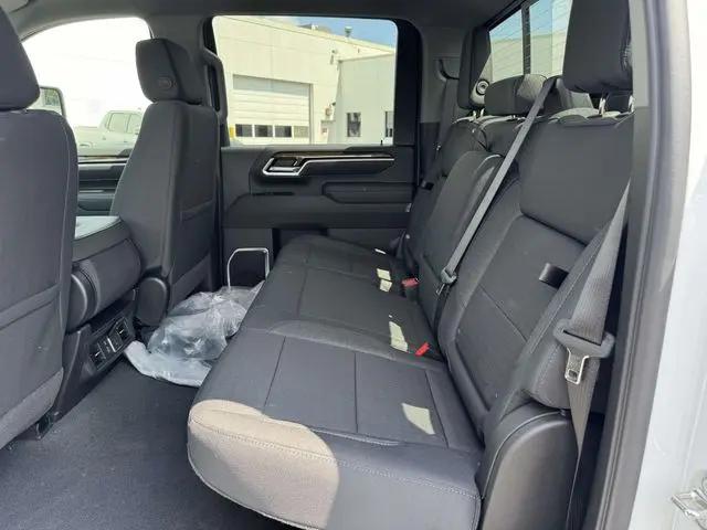 2026 GMC Sierra 3500HD Crew Cab, Long Bed, SLE Dual Rear Wheel, 4WD