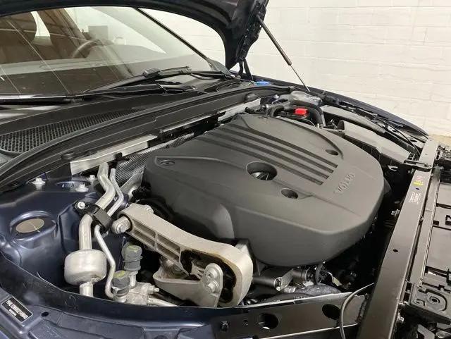 2025 Volvo V60 Cross Country Plus, B5 AWD Gas (mild hybrid)