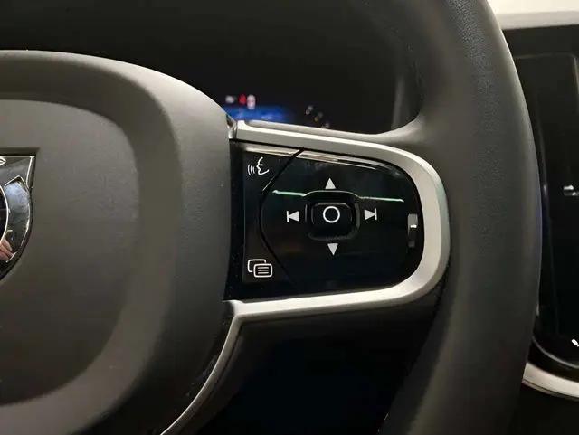 2025 Volvo V60 Cross Country Plus, B5 AWD Gas (mild hybrid)