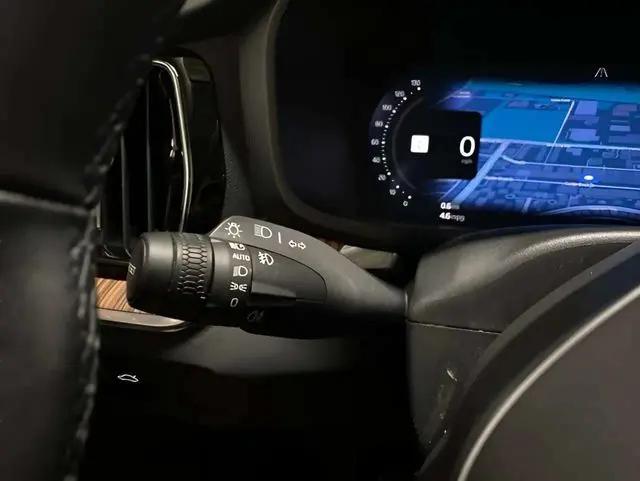 2025 Volvo V60 Cross Country Plus, B5 AWD Gas (mild hybrid)