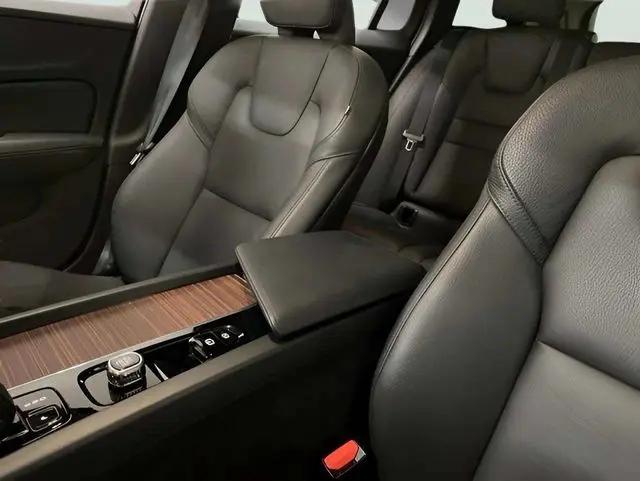 2025 Volvo V60 Cross Country Plus, B5 AWD Gas (mild hybrid)