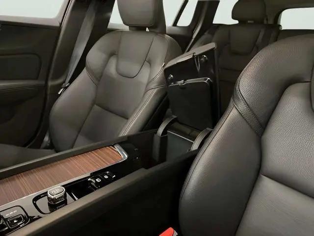 2025 Volvo V60 Cross Country Plus, B5 AWD Gas (mild hybrid)