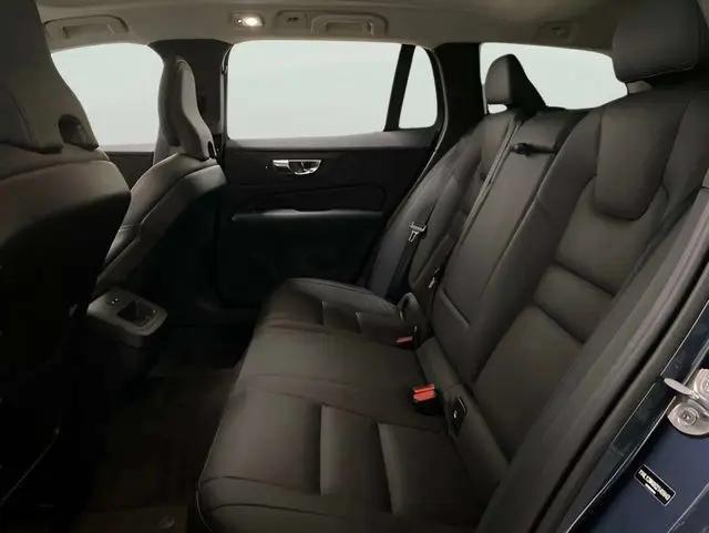 2025 Volvo V60 Cross Country Plus, B5 AWD Gas (mild hybrid)
