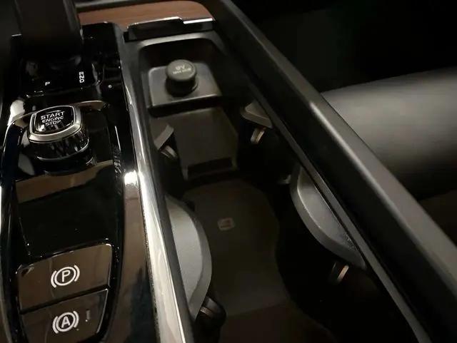 2025 Volvo V60 Cross Country Plus, B5 AWD Gas (mild hybrid)