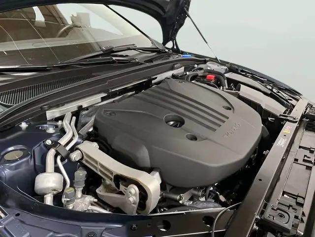 2025 Volvo V60 Cross Country Plus, B5 AWD Gas (mild hybrid)