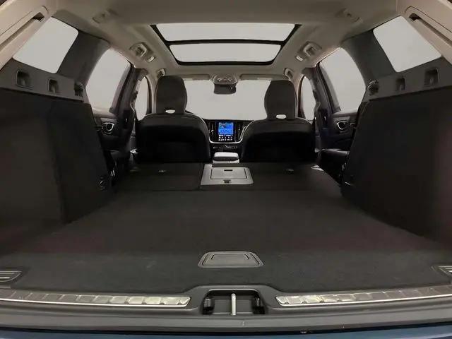2025 Volvo V60 Cross Country Plus, B5 AWD Gas (mild hybrid)