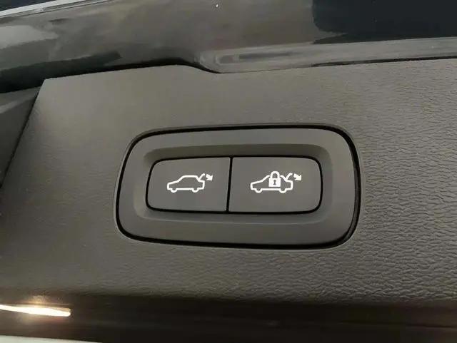 2025 Volvo V60 Cross Country Plus, B5 AWD Gas (mild hybrid)