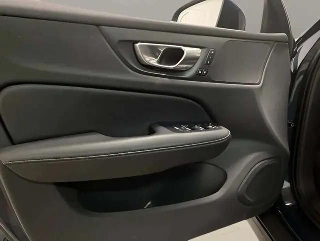 2025 Volvo V60 Cross Country Plus, B5 AWD Gas (mild hybrid)