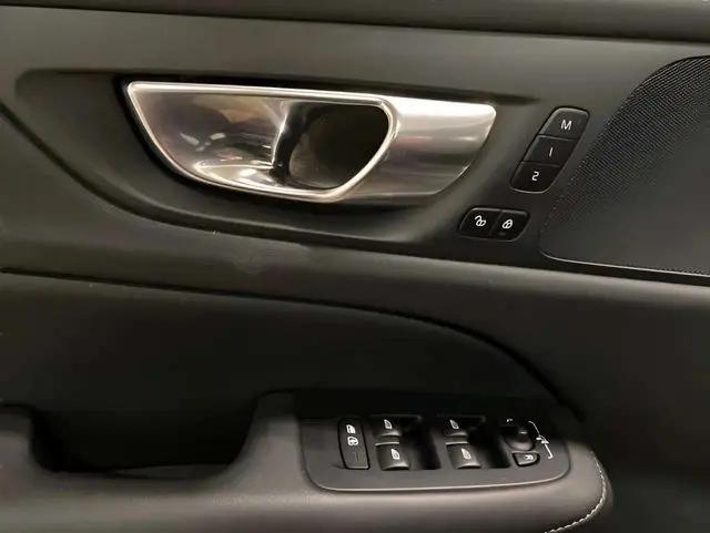 2025 Volvo V60 Cross Country Plus, B5 AWD Gas (mild hybrid)