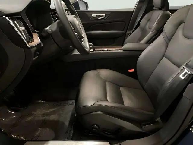 2025 Volvo V60 Cross Country Plus, B5 AWD Gas (mild hybrid)