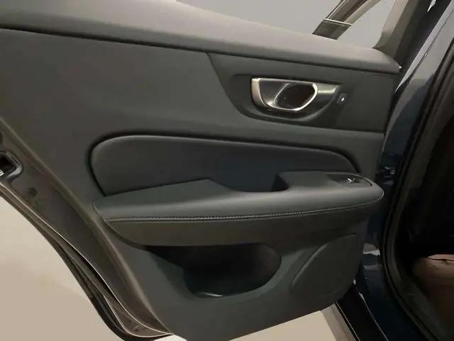 2025 Volvo V60 Cross Country Plus, B5 AWD Gas (mild hybrid)