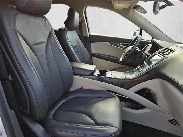 2019 Lincoln Nautilus Select
