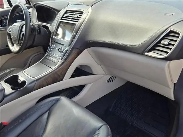 2019 Lincoln Nautilus Select