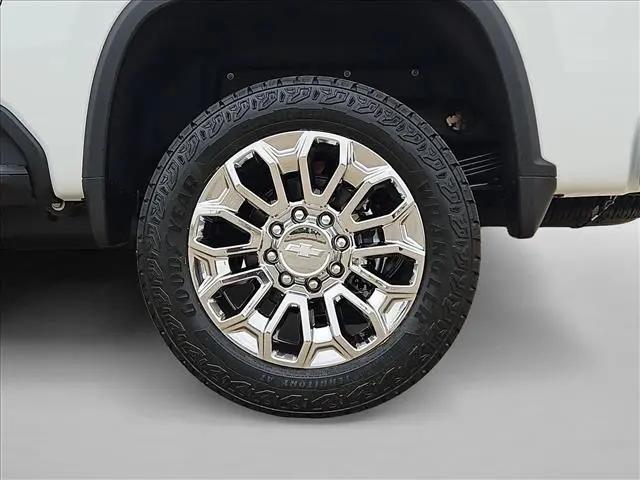 2026 Chevrolet Silverado 2500HD Crew Cab, Standard Bed, High Country, 4WD