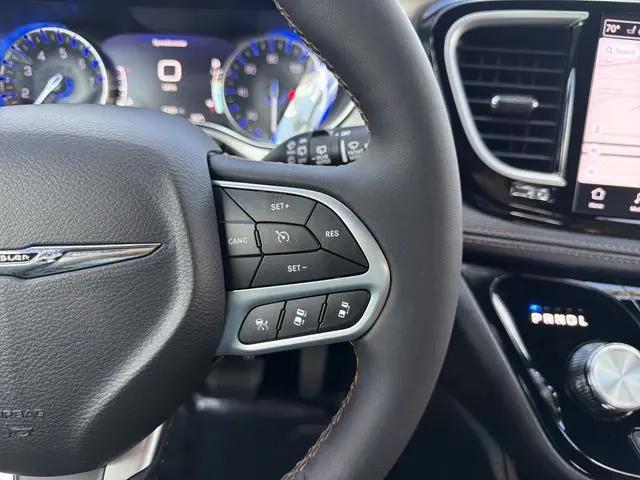 2024 Chrysler Pacifica Pinnacle