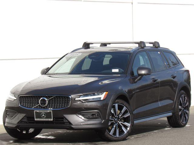 2025 Volvo V60 Cross Country Ultra, B5 AWD Gas mild hybrid for sale in Bellingham, WA