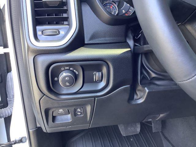 2023 Ram 1500 Big Horn Crew Cab 4x4 5'7" Box