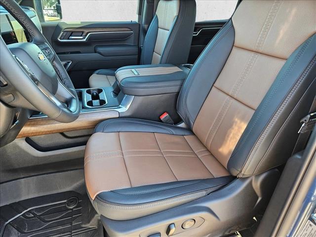 2026 Chevrolet Silverado 3500HD Crew Cab, Long Bed, High Country Dual Rear Wheel, RWD