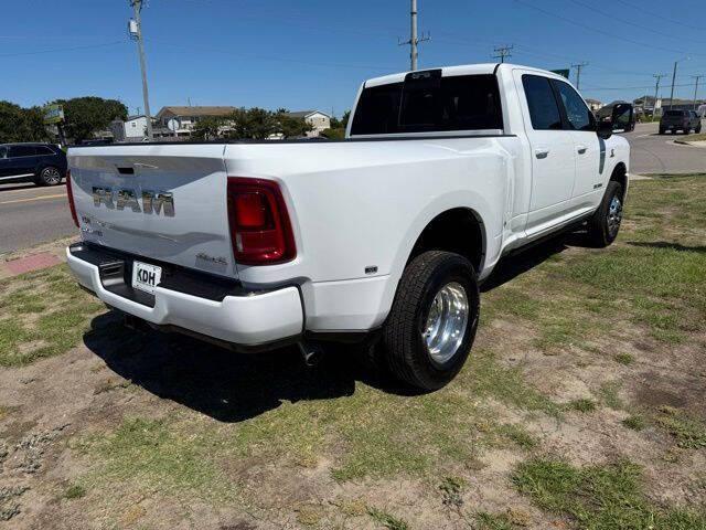 2026 Ram 3500 Laramie Crew Cab 4x4 8' Box