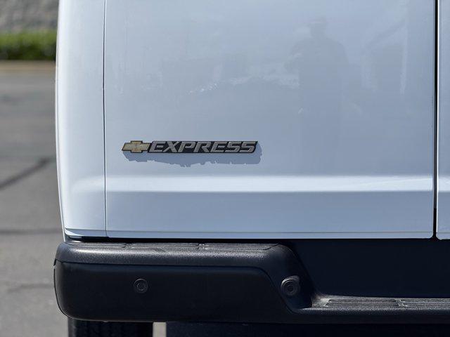 2026 Chevrolet Express Passenger 3500 Extended Wheelbase, LS, RWD