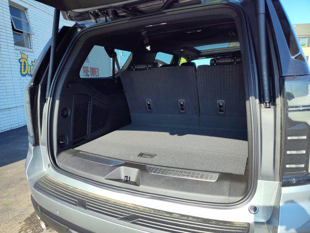 2026 Chevrolet Suburban RST, 4WD