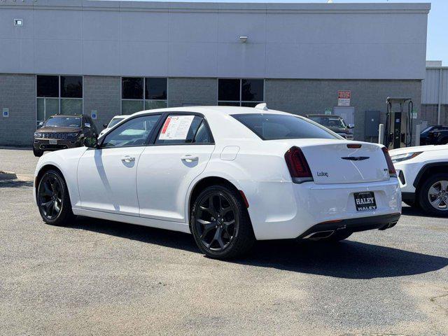 2023 Chrysler 300 Touring
