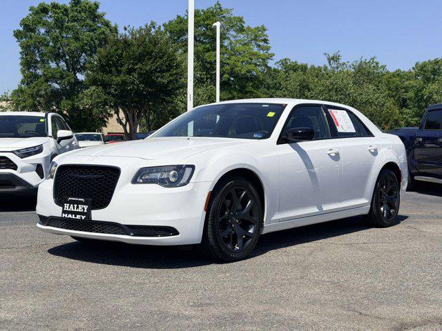 2023 Chrysler 300 Touring