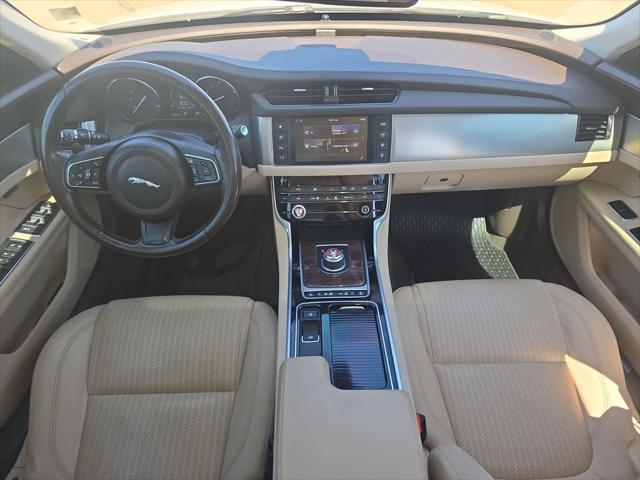 2017 Jaguar XF 35t Prestige