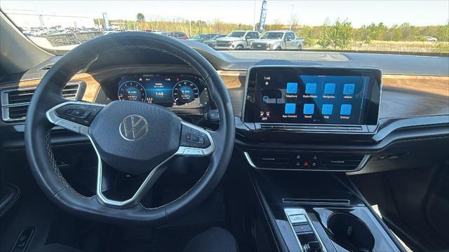 2024 Volkswagen Atlas 2.0T SE w/Technology