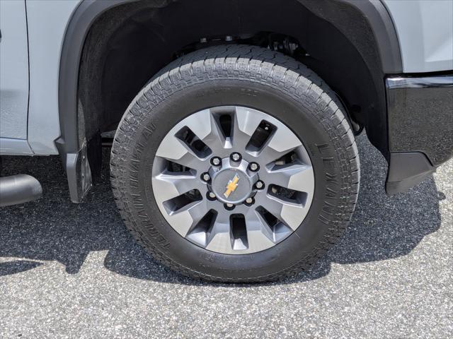 2024 Chevrolet Silverado 2500HD 4WD Crew Cab Standard Bed Custom