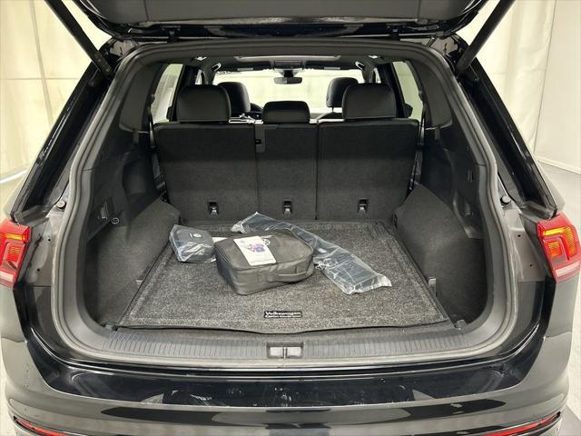2024 Volkswagen Tiguan 2.0T SE R-Line Black