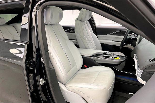 2024 Cadillac iQ Sport w/1SK