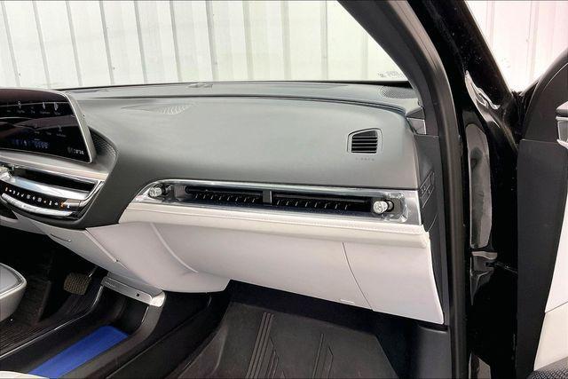 2024 Cadillac iQ Sport w/1SK