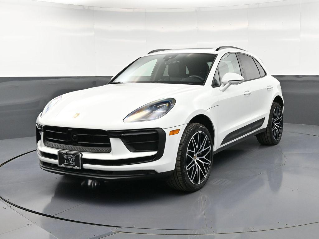 /2026 Porsche Macan