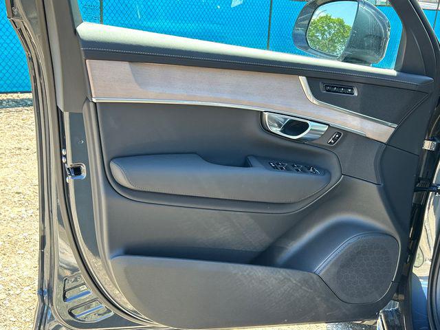 2026 Volvo XC90 Core, B5 AWD Gas (mild hybrid), Gasoline, Bright, 7 Seats