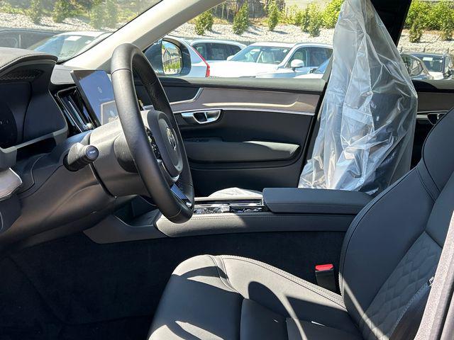 2026 Volvo XC90 Core, B5 AWD Gas (mild hybrid), Gasoline, Bright, 7 Seats