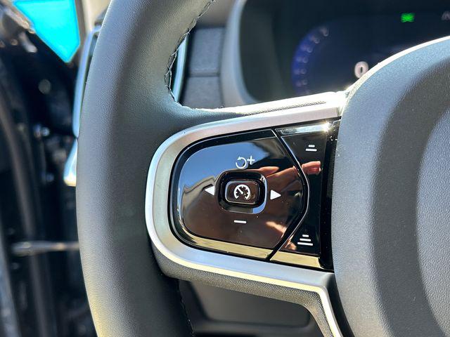 2026 Volvo XC90 Core, B5 AWD Gas (mild hybrid), Gasoline, Bright, 7 Seats