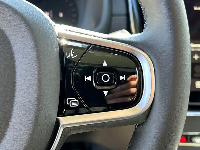 2026 Volvo XC90 Core, B5 AWD Gas (mild hybrid), Gasoline, Bright, 7 Seats